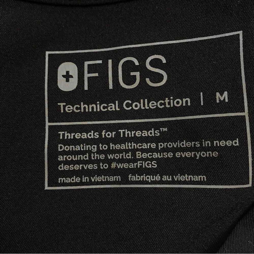 FIGS  SCRUBS TOP MENS BLACK NWT MEDIUM - Picture 4 of 7
